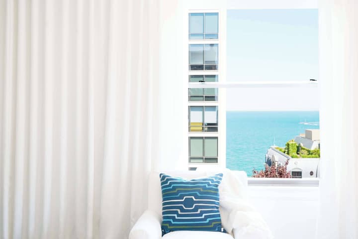The Chicago Hotel Collection Ambassador Gold Coast