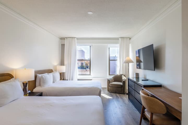 The Chicago Hotel Collection Ambassador Gold Coast
