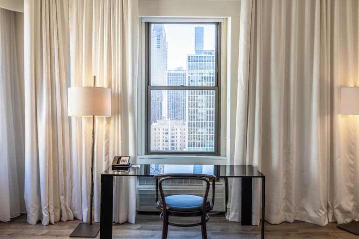 The Chicago Hotel Collection Ambassador Gold Coast