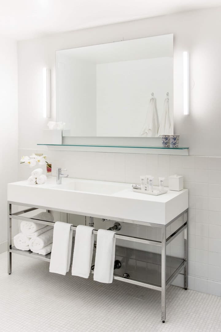 The Chicago Hotel Collection Ambassador Gold Coast