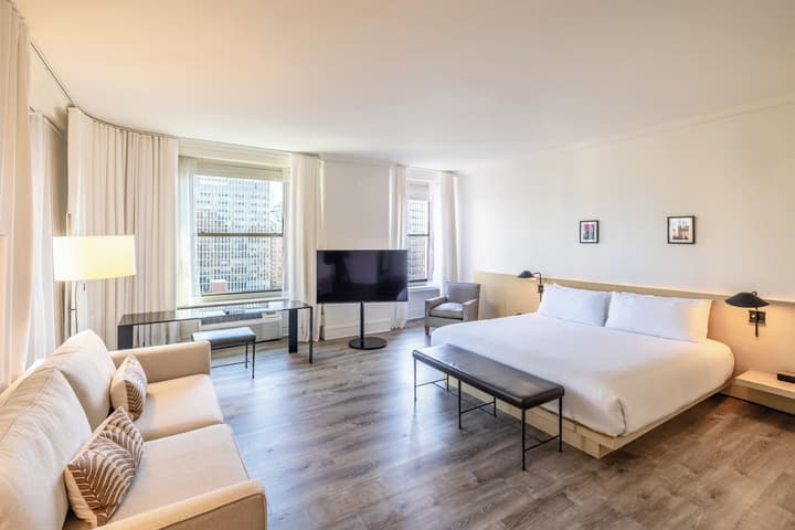 The Chicago Hotel Collection Ambassador Gold Coast