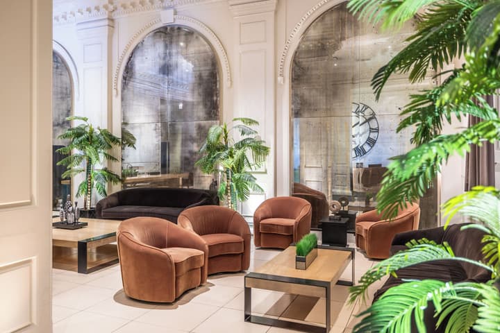 The Chicago Hotel Collection Ambassador Gold Coast