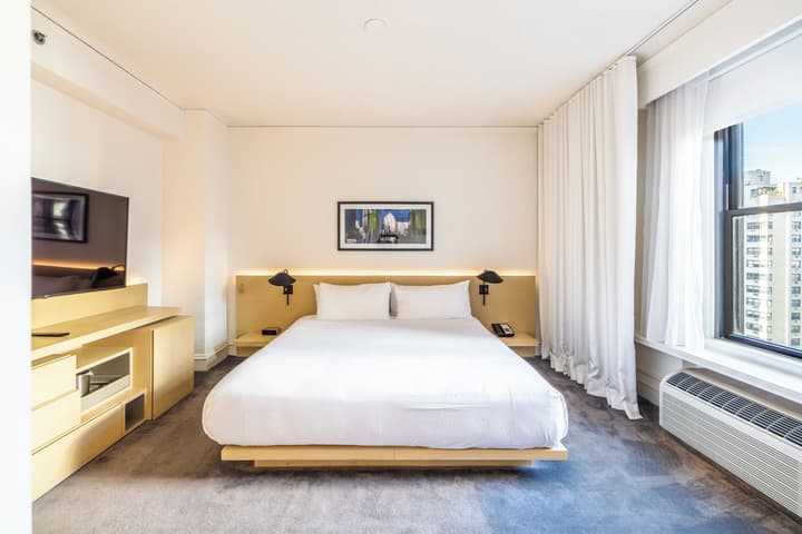 The Chicago Hotel Collection Ambassador Gold Coast