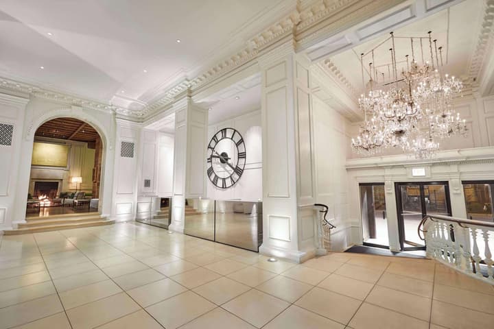 The Chicago Hotel Collection Ambassador Gold Coast