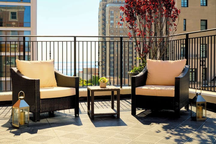 The Chicago Hotel Collection Ambassador Gold Coast