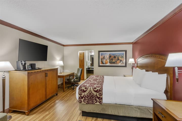 Best Western Plus Greenwell Inn