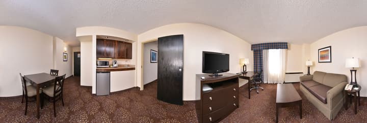 Ramada Plaza by Wyndham Sheridan Hotel & Convention Center