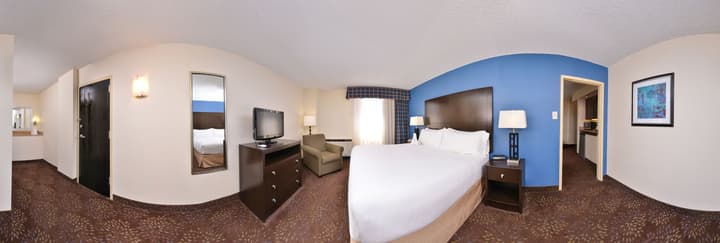 Ramada Plaza by Wyndham Sheridan Hotel & Convention Center
