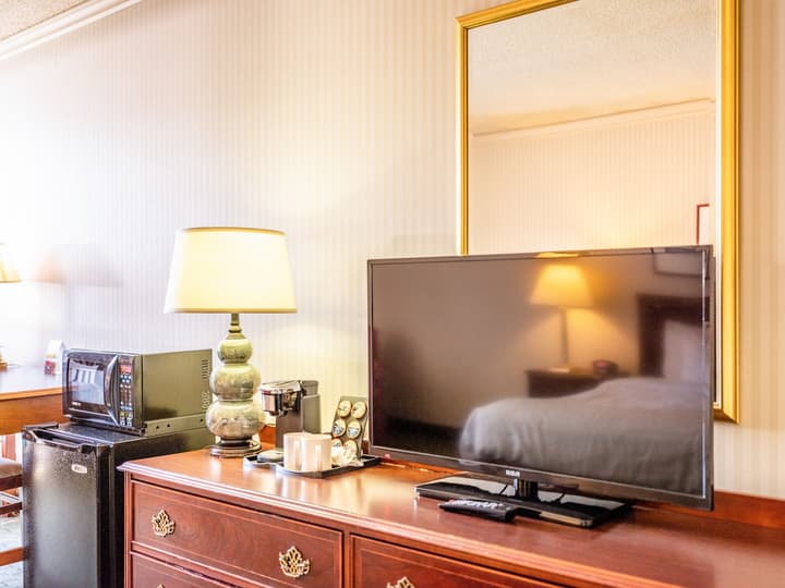 University Place Hotel & Conference Center