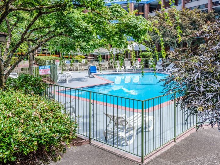 University Place Hotel & Conference Center