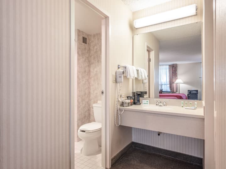 University Place Hotel & Conference Center