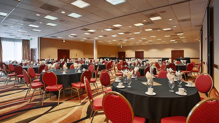 University Place Hotel & Conference Center