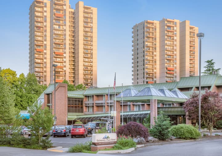 University Place Hotel & Conference Center