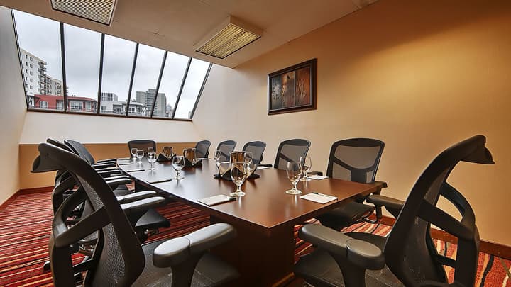 University Place Hotel & Conference Center