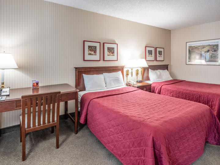 University Place Hotel & Conference Center