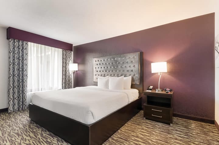 Clarion Inn & Suites Across From Universal Orlando Resort