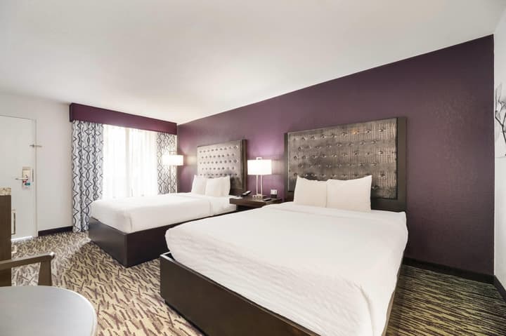 Clarion Inn & Suites Across From Universal Orlando Resort