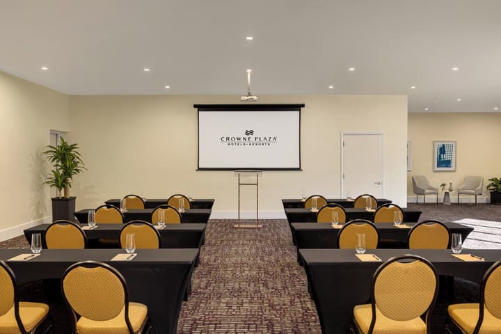 Crowne Plaza Orlando - Lake Buena Vista  by IHG