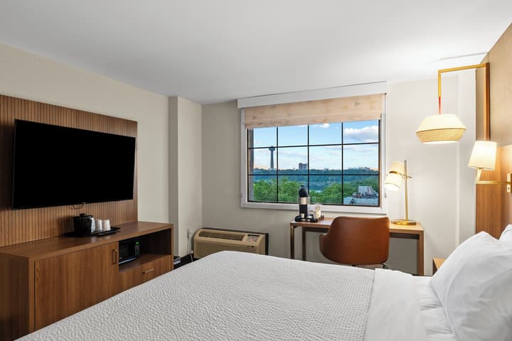 Holiday Inn Niagara Falls State Park Entry by IHG
