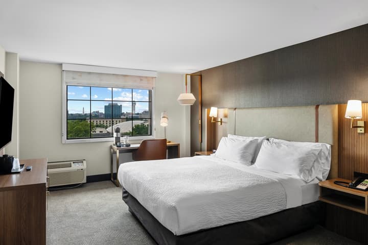 Holiday Inn Niagara Falls State Park Entry by IHG