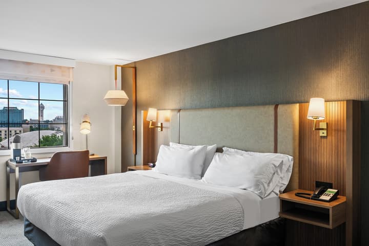 Holiday Inn Niagara Falls State Park Entry by IHG
