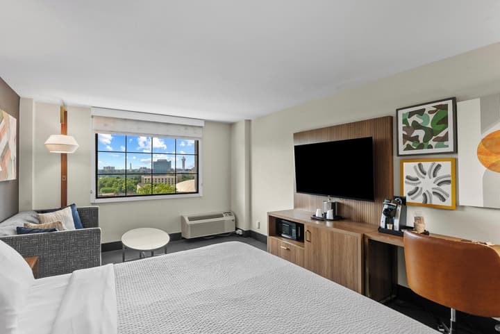 Holiday Inn Niagara Falls State Park Entry by IHG