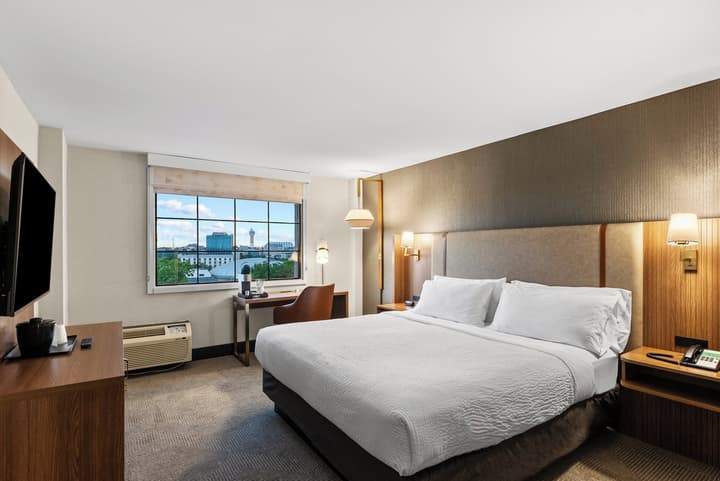 Holiday Inn Niagara Falls State Park Entry by IHG
