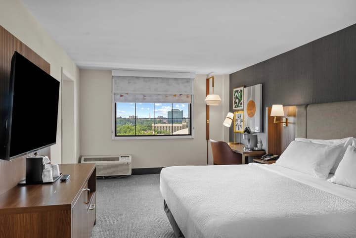 Holiday Inn Niagara Falls State Park Entry by IHG
