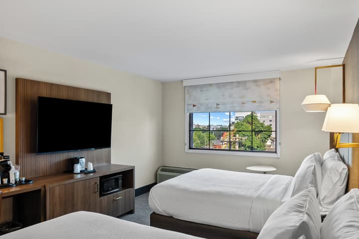 Holiday Inn Niagara Falls State Park Entry by IHG