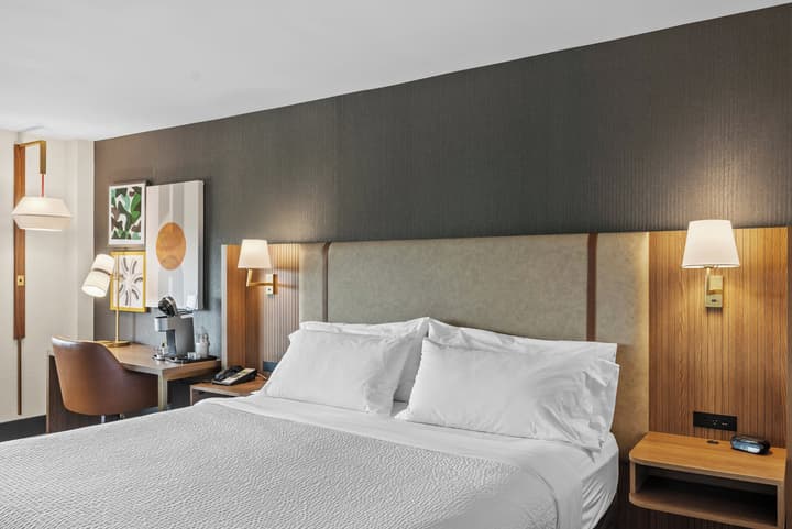 Holiday Inn Niagara Falls State Park Entry by IHG