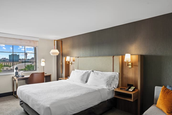 Holiday Inn Niagara Falls State Park Entry by IHG