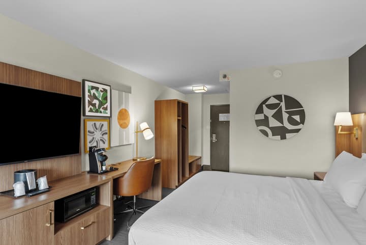 Holiday Inn Niagara Falls State Park Entry by IHG