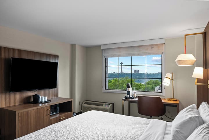 Holiday Inn Niagara Falls State Park Entry by IHG