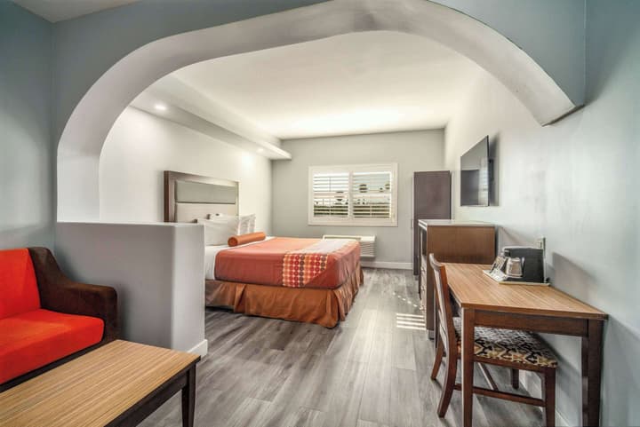 Rodeway Inn & Suites Pasadena