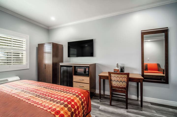 Rodeway Inn & Suites Pasadena