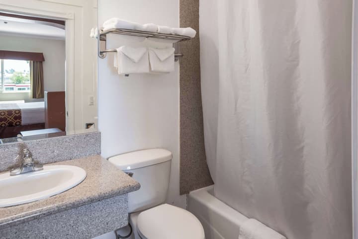 Rodeway Inn & Suites Pasadena