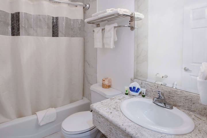 Rodeway Inn & Suites Pasadena