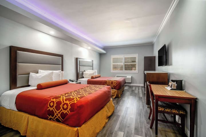 Rodeway Inn & Suites Pasadena