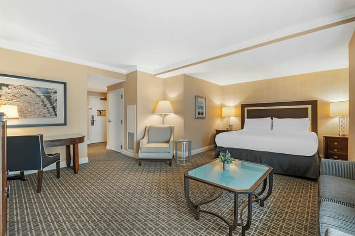 Omni Los Angeles Hotel at California Plaza