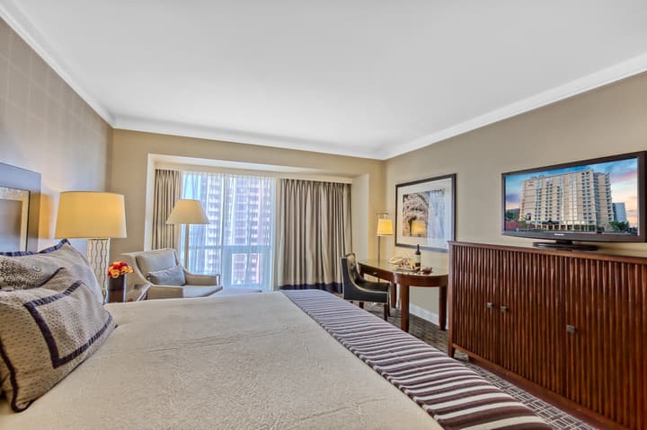 Omni Los Angeles Hotel at California Plaza