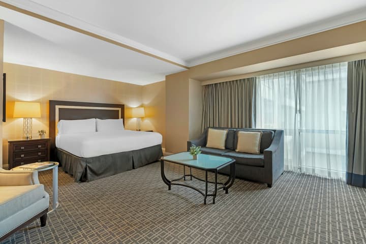 Omni Los Angeles Hotel at California Plaza