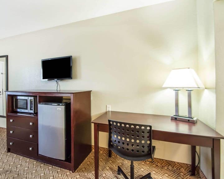 Quality Inn & Suites By the Parks