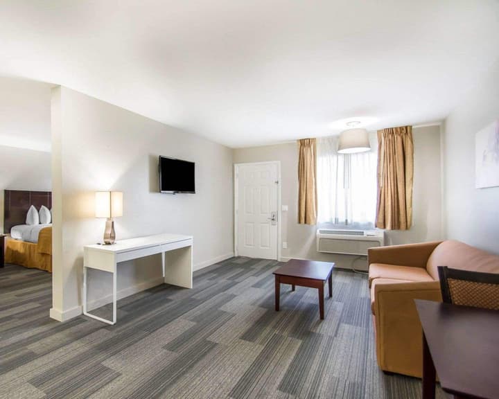 Quality Inn & Suites By the Parks