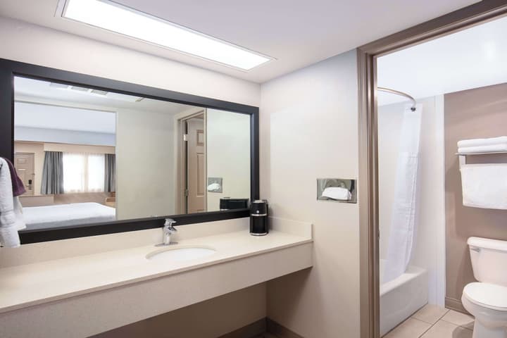 Best Western Plus King's Inn & Suites