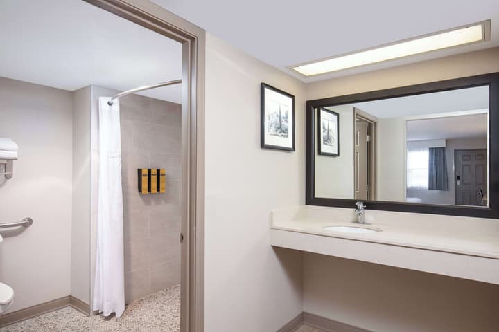 Best Western Plus King's Inn & Suites