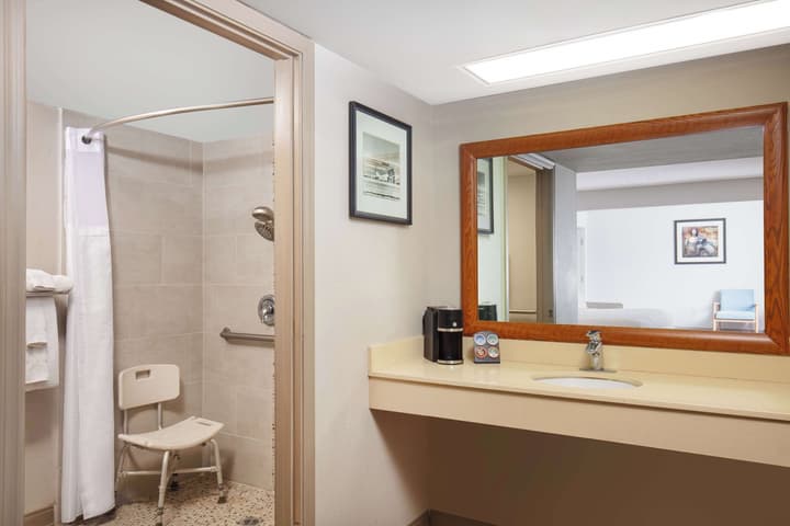 Best Western Plus King's Inn & Suites