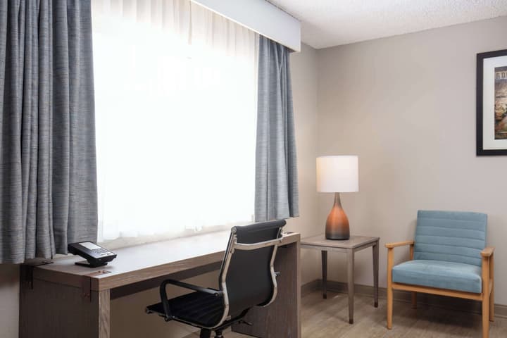 Best Western Plus King's Inn & Suites