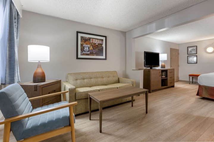 Best Western Plus King's Inn & Suites