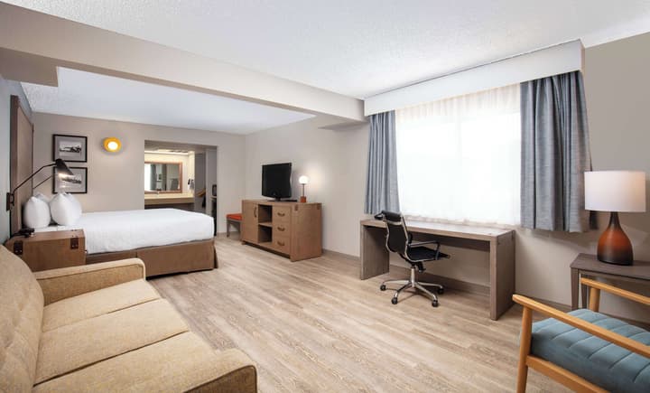 Best Western Plus King's Inn & Suites