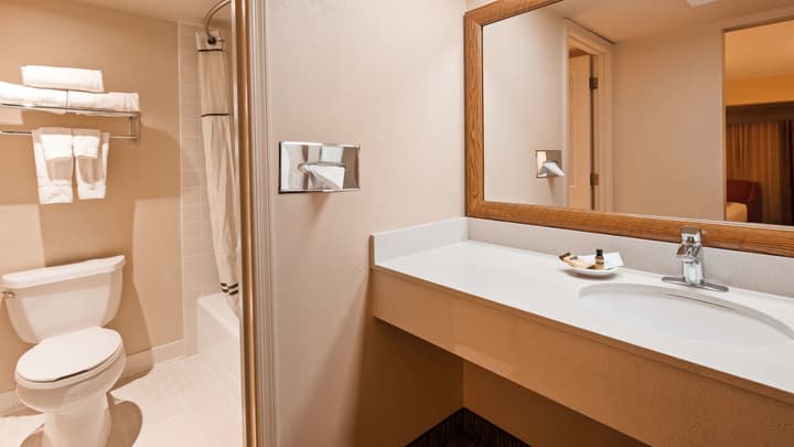 Best Western Plus King's Inn & Suites